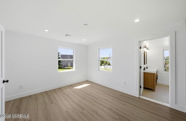 Building Photo - 194 Fort Plains Rd