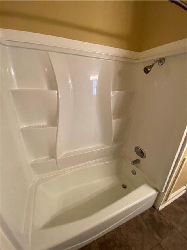 Building Photo - Wedgewood #311