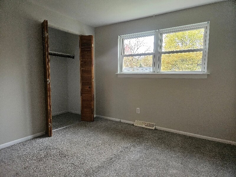 Building Photo - 608 Sunflower Dr