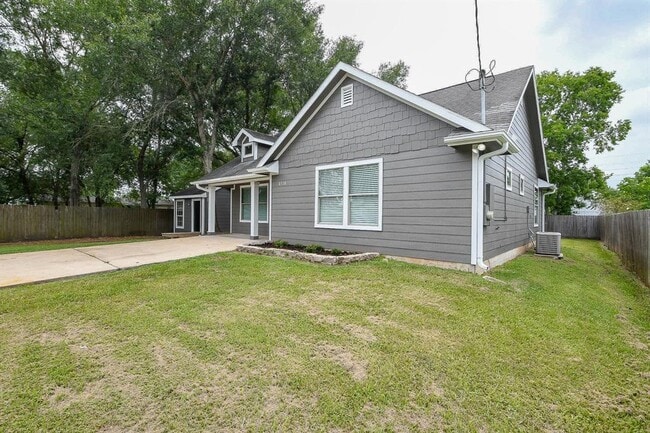 Building Photo - 6718 Greg St