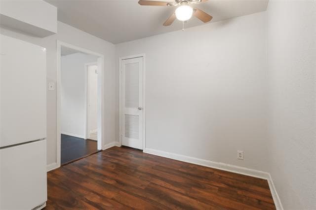 Building Photo - 1415 Oakwood Dr