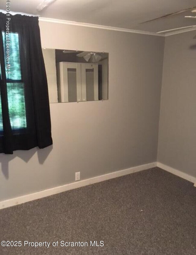 Building Photo - 410 Lane Hill Rd