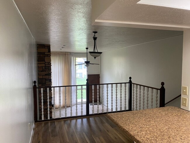 Building Photo - 2 Weeks Rent Free! Spacious 4 Bed, 3 Bath Condo in South Ogden