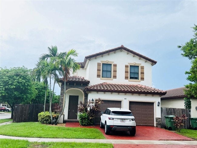 Primary Photo - 742 SE 34th Ave