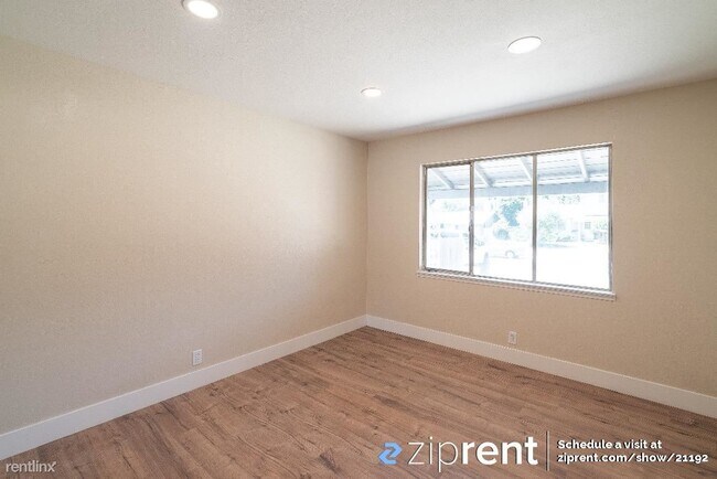 Building Photo - 4 br, 2 bath House - 5200 Elbert Way, Sacr...