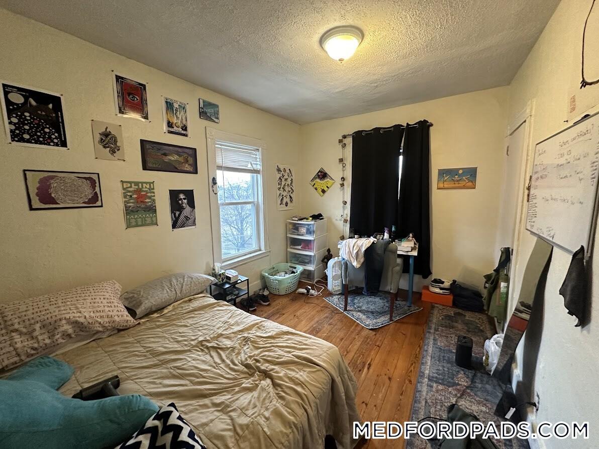 Building Photo - 9 Medford St