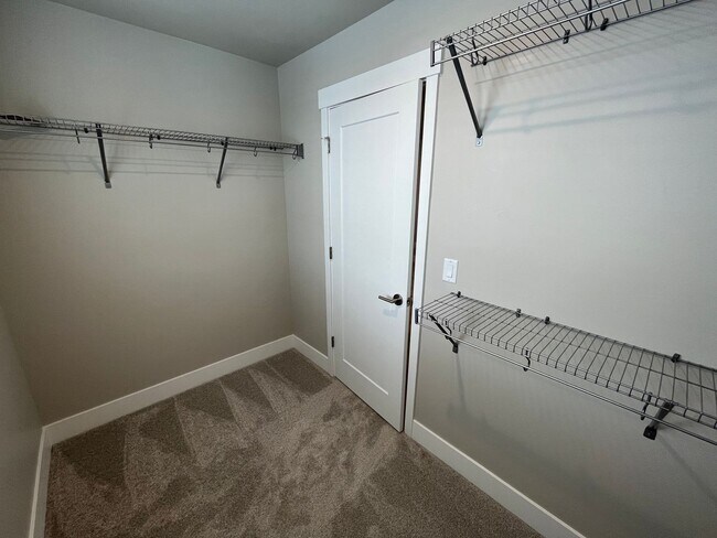 Building Photo - 3 Bed/2.5 Bath Townhome Built in 2023 in N...
