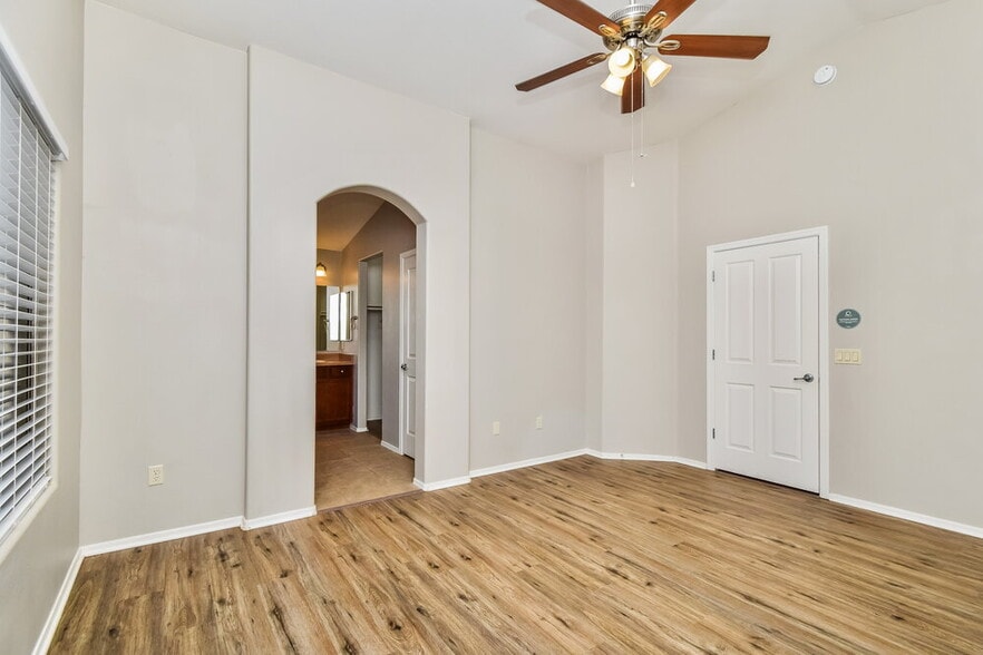 Building Photo - 624 W Calle MAROJO