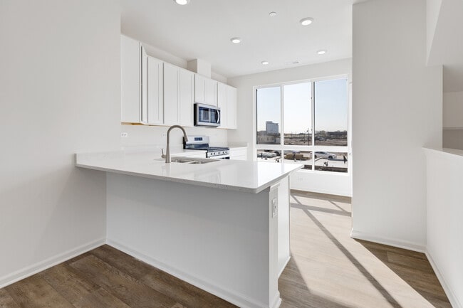 Building Photo - 1274 Catalina Ct.