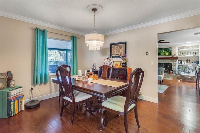 Building Photo - 952 Fairway Dr