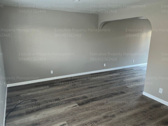 Building Photo - 730 S Haley St