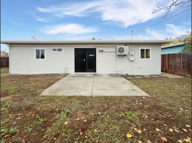 Building Photo - 5928 Lila Ln