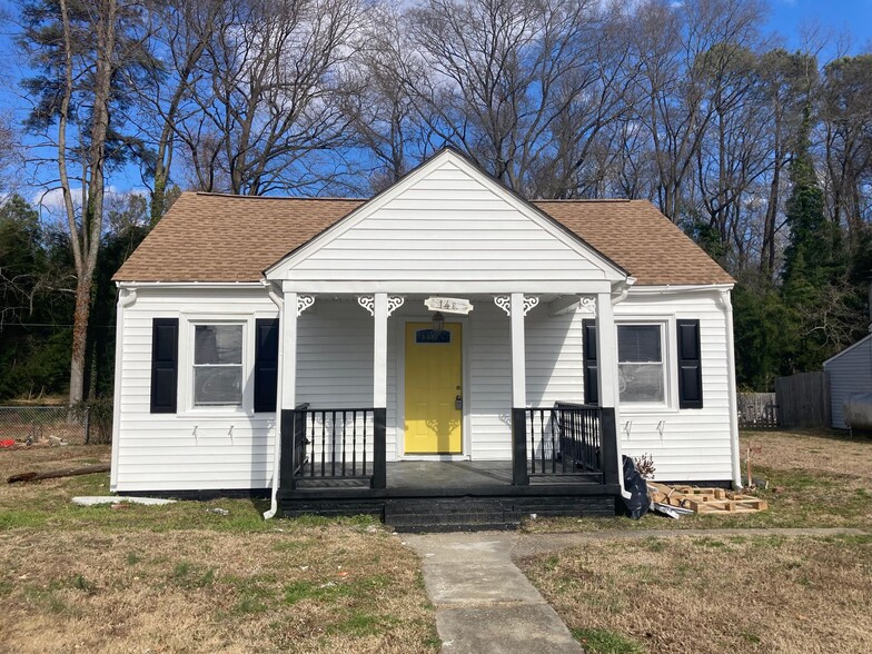 Primary Photo - 14 E Sedgwick St