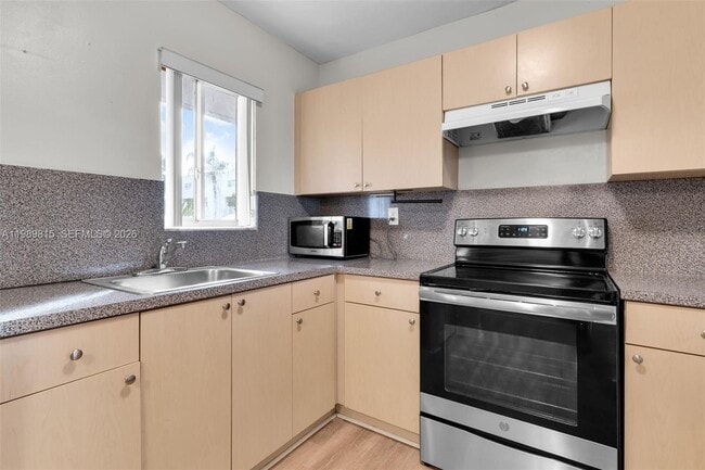 Building Photo - 2690 W 76th St