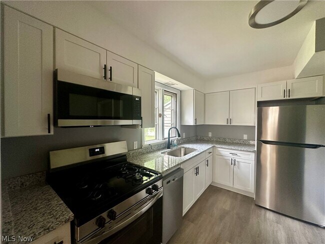 Building Photo - 2992 Eldora Dr