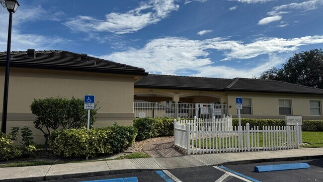 Building Photo - 2080 Greenview Shores Blvd