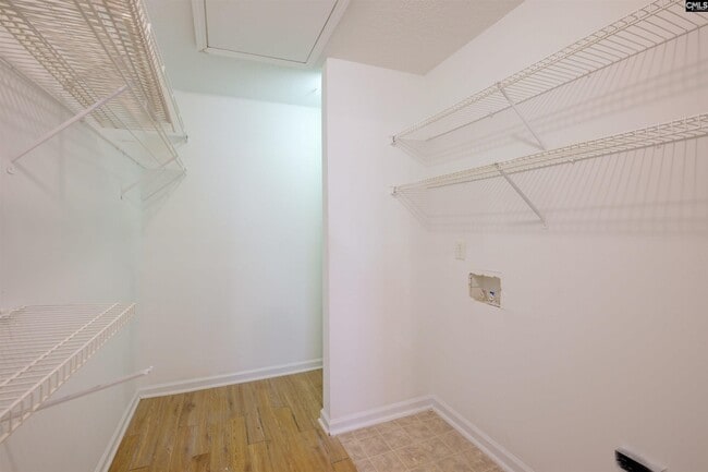 Building Photo - 200 Deer Hound Trail