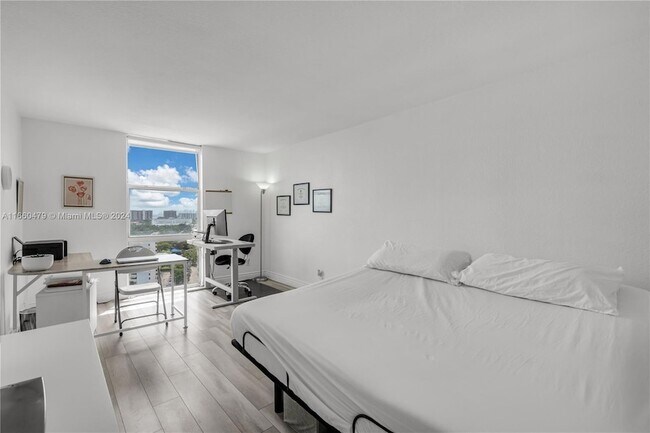 Building Photo - 13499 Biscayne Blvd