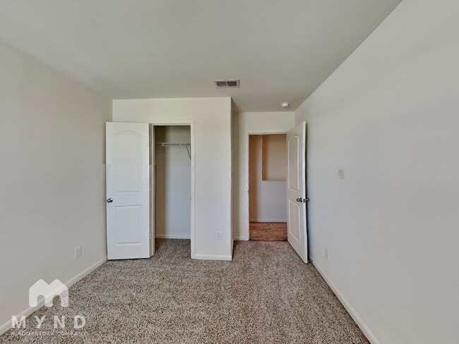 Building Photo - 732 Keeneland Dr