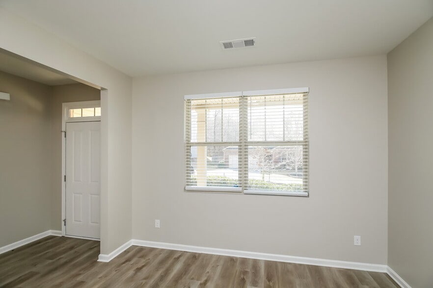 Building Photo - 213 Hollyhock Ln