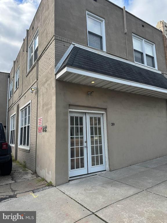 Building Photo - 39 S Easton Rd