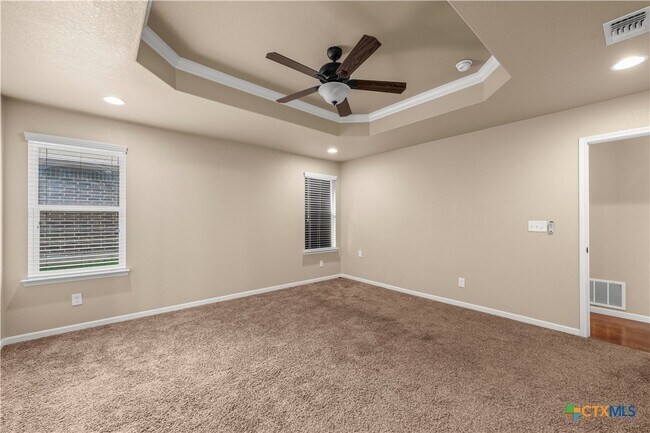 Building Photo - 314 Pointer St