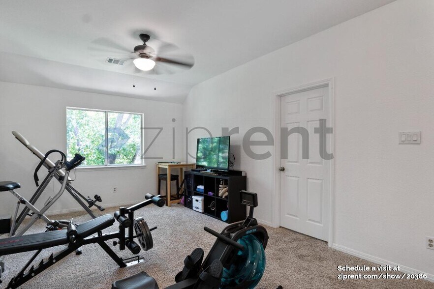 Building Photo - 1406 Dapplegrey Ln