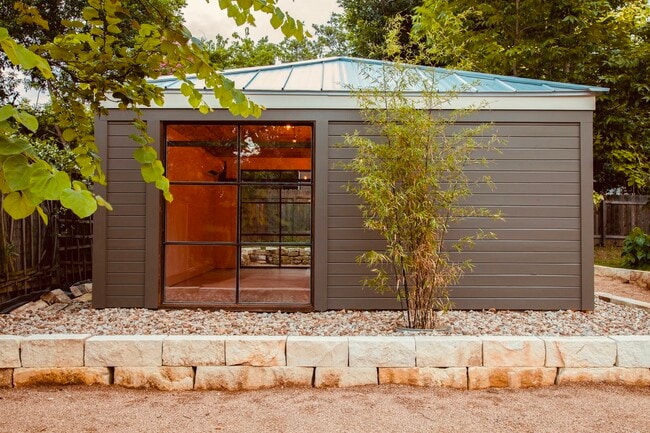 Building Photo - 1306 Oxford Ave