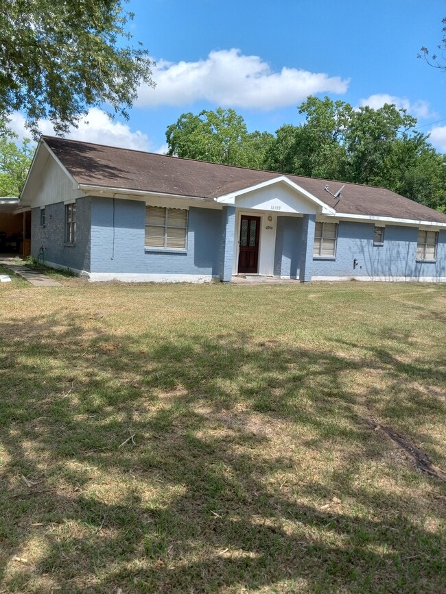 Building Photo - 16900 Wellborne Rd