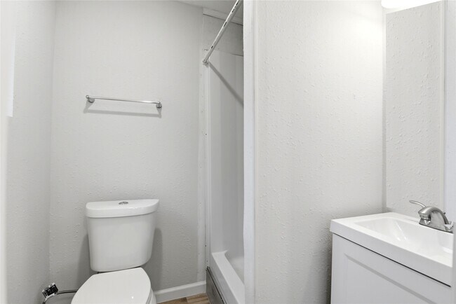 Building Photo - 7010 Brownsville St