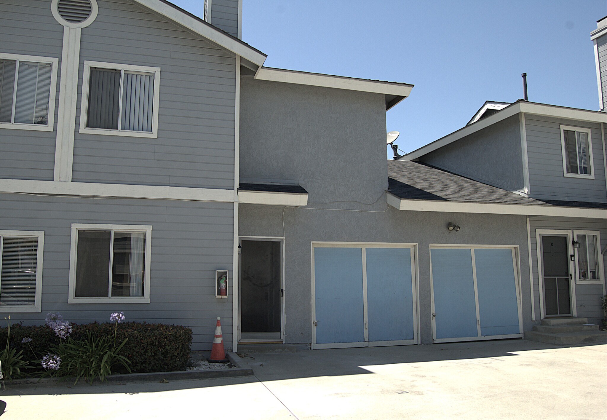 Building Photo - 1323 W Palmyra Ave
