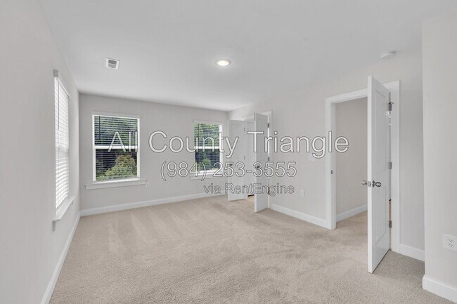Building Photo - 267 Old Grove Ln
