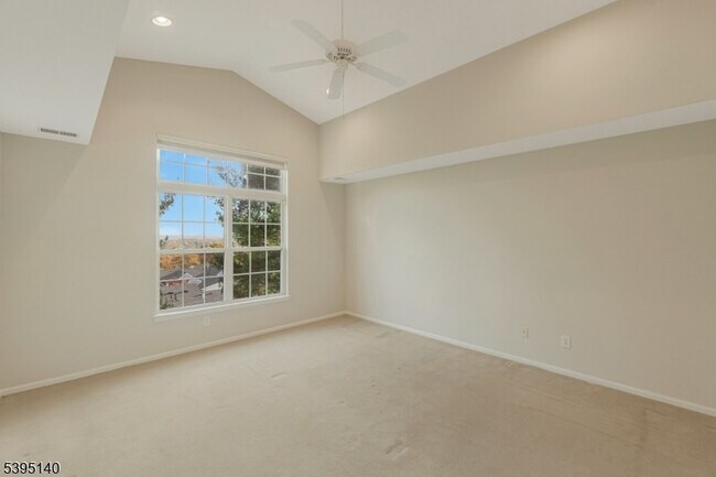 Building Photo - 105 Wallace Ct