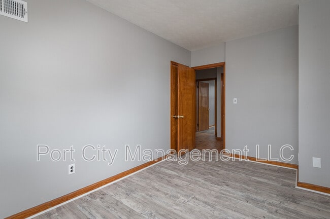 Building Photo - 1237 Delbert Ave