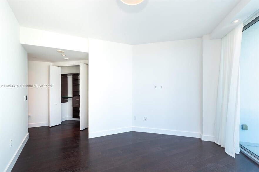 Building Photo - 200 Biscayne Boulevard Way