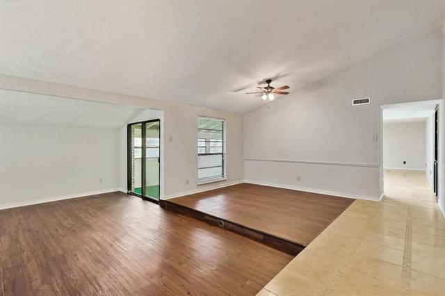 Building Photo - 804 Forest Glen Dr