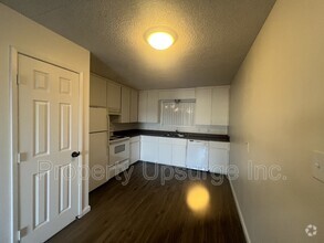 Building Photo - 715 Kimball Rd