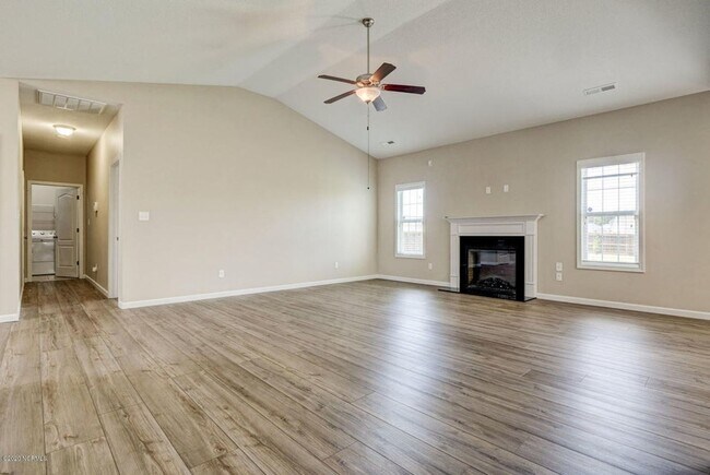 Building Photo - 116 Regatta Way