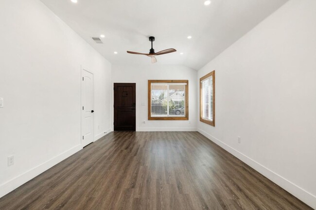 Building Photo - For Rent Completely remodeled home in midt...