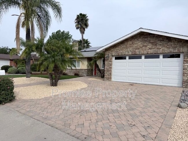 Building Photo - 1320 La Miranda Ave