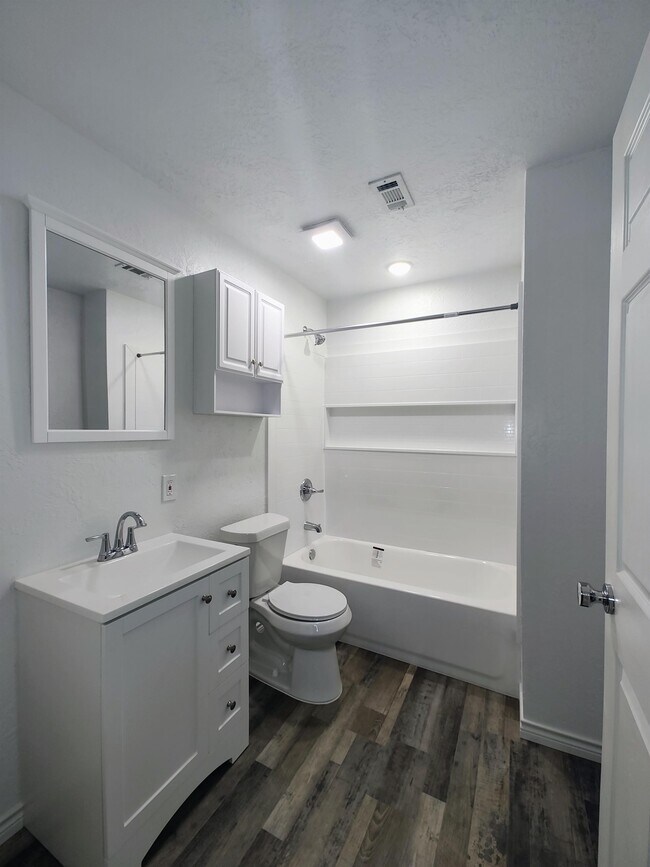 Building Photo - 105 Lumberton Dr