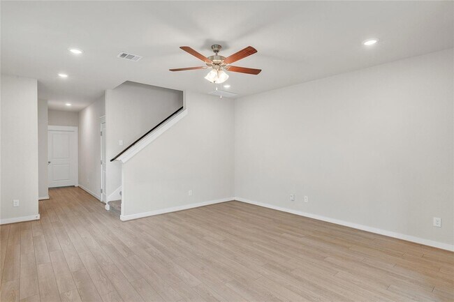 Building Photo - 17104 Crane Fly Dr