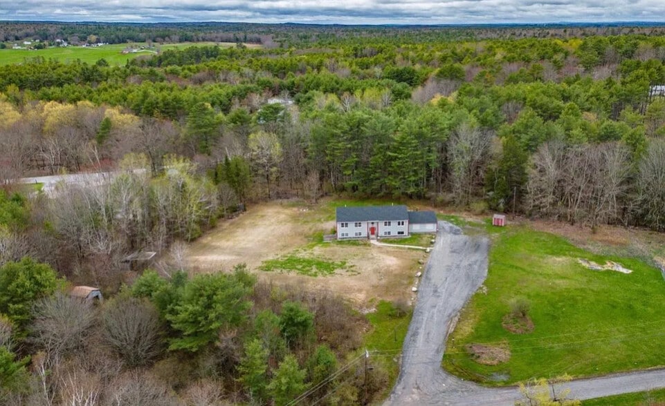 Primary Photo - 18 Chestnut Dr