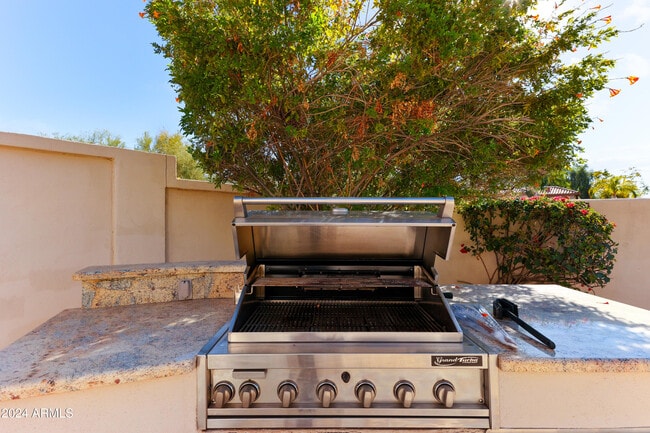 Building Photo - 11811 E Terra Dr