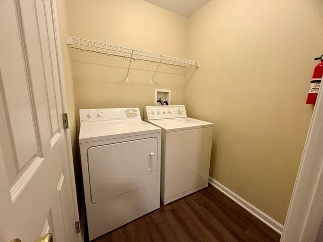 Building Photo - 3 Bedroom 1.5 Bathroom in Elizabethtown!