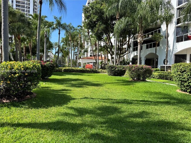 Building Photo - 3610 Yacht Club Dr
