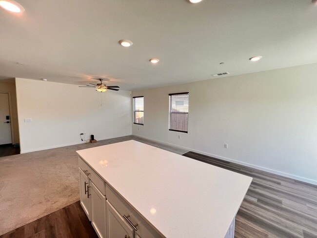 Building Photo - 8603 Lunascape Ave