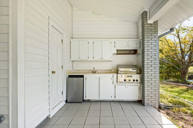 Building Photo - 83 Lake Lorraine Cir