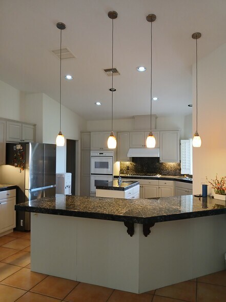 Building Photo - 74137 Scholar Ln E
