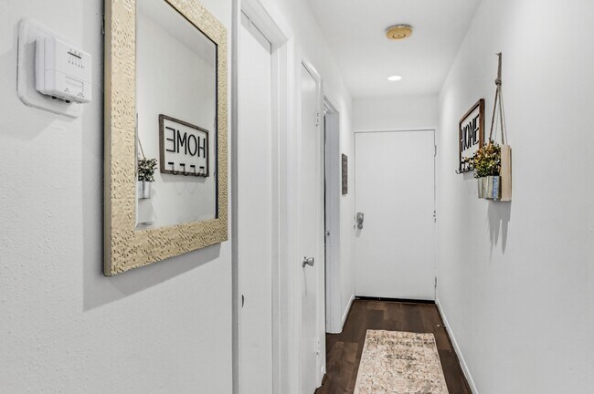 Building Photo - 12600 Melville Dr